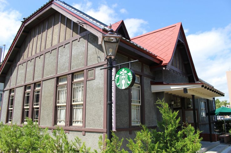 10 einzigartige Starbucks in Japan 4 Die Starbucks Filiale in Hirosaki. Foto von Tom Roseveare