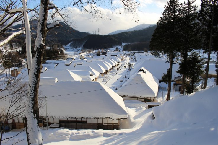Fukushima - Top 10 Attraktionen 1 Die kleine ehemalige Poststadt Ouchijuku in Fukushima im Winter.