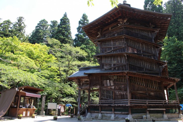 Fukushima - Top 10 Attraktionen 3 Die Sazaedou Pagode bei Iimoriyama in Fukushima.