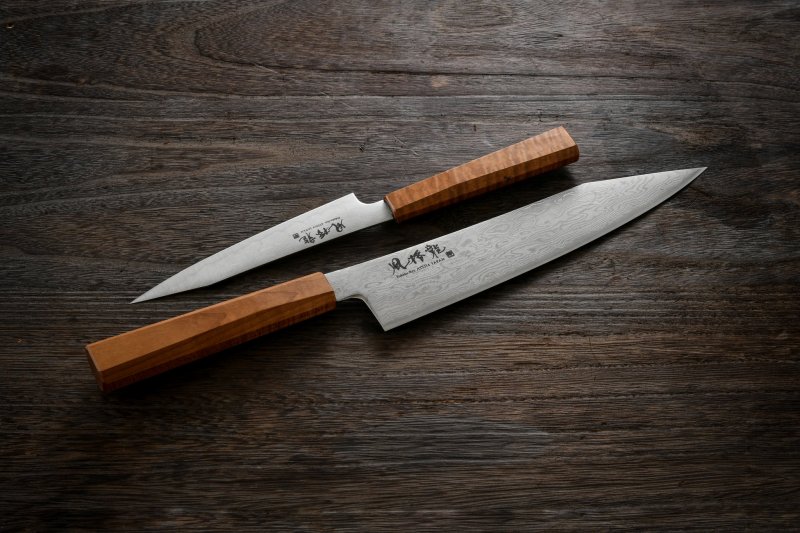 Handwerk in Perfektion bei den Messern von Ryusen Hamano.