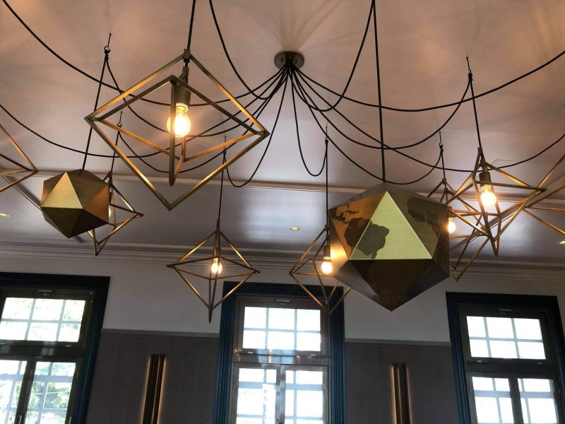 Sengan-en Starbucks in Kagoshima 2 Auch die Lampen sind ein Hingucker.