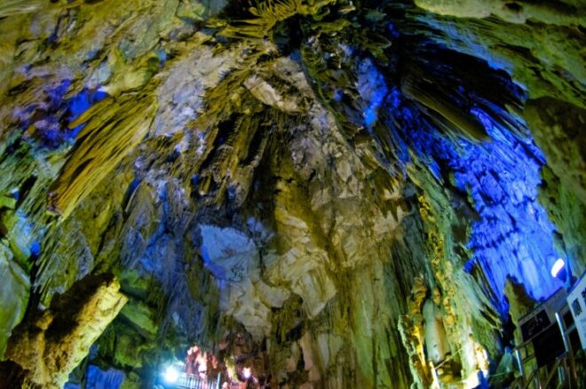 Die Abukuma Höhle in Fukushima ist beeindruckend.