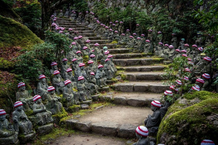 Hiroshima - Top 10 Attraktionen 4 Buddha Figuren im Daisho-in Tempel.
