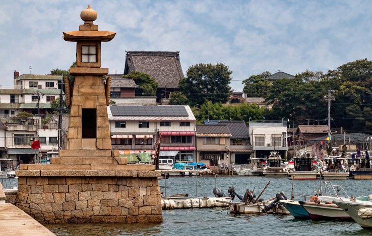 Hiroshima - Top 10 Attraktionen 7 Der Joyato Leuchtturm in Tomanoura.