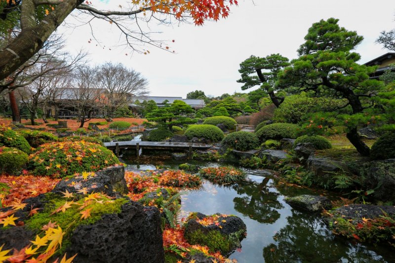 Shimane - Top 10 Attraktionen 3 Der Yuushien Garten im Herbst.