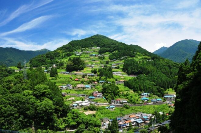 Das kleine Dorf Ochiai mitten in Tokushima.