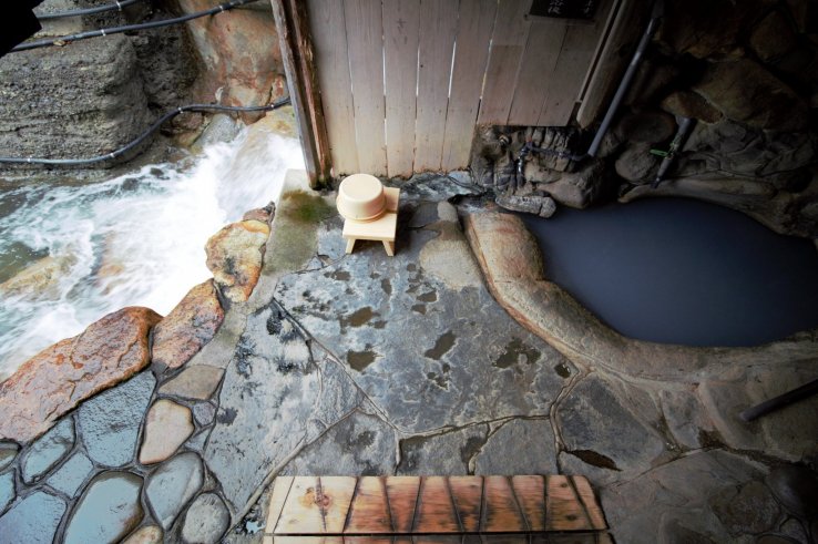 Wakayama – Top 10 Attraktionen 8 Der kleine Tsuboyu Onsen, Wakayama.