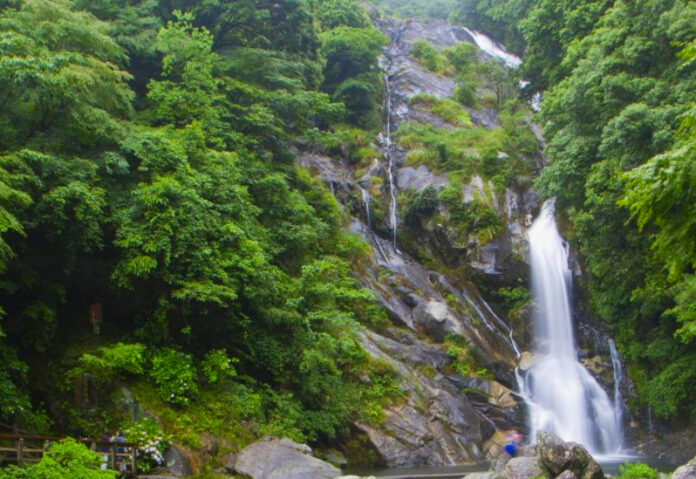 Mikaeri no Taki Wasserfall in Saga.