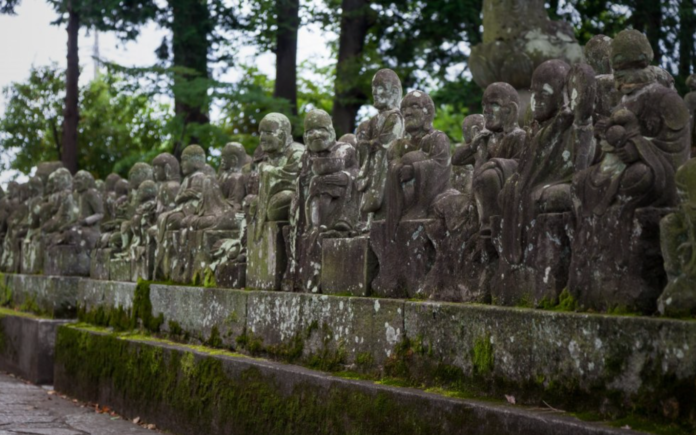 Die Gohyaku Rakan des Kitain Tempels in Kawagoe