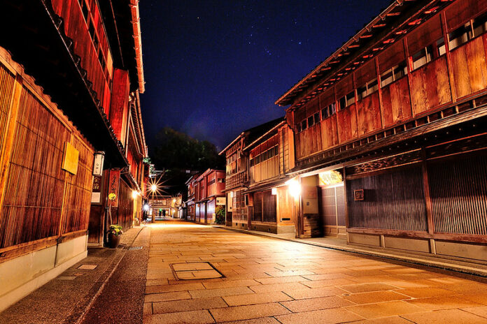 Einige Orte in Japan begeistern mit traditionellem Stadtbild.