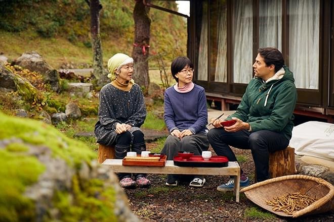 Beim Gespräch mit den Einheimischen kann man viel über das japanische Landleben erfahren.