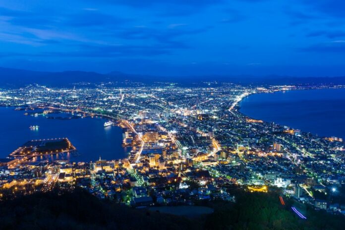Aussicht vom Berg Hakodate auf die gleichnamige Stadt.