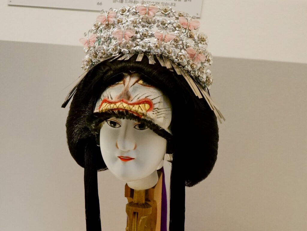 Kopf einer Puppe beim Bunraku