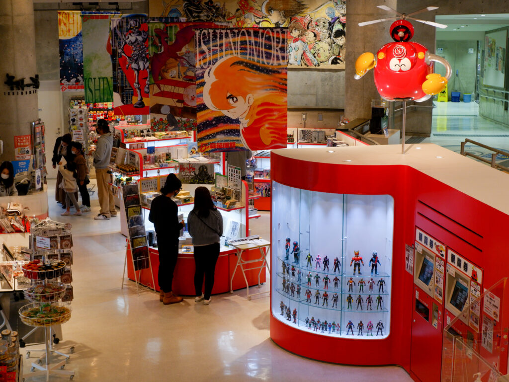 Shoppen im Ishinomori Manga Museum