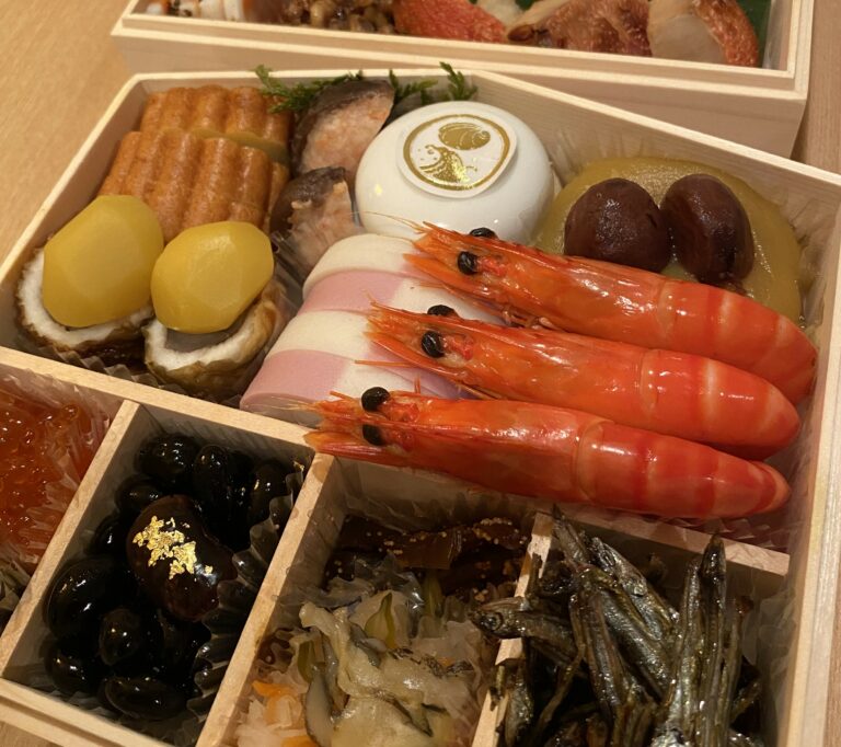 Osechi - Traditionelles Neujahrs Essen (Foto von Kira Trinh)