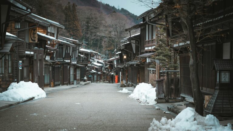 Entlang der Nakasendo - die alte Post-Stadt Narai (Foto von Rogério Toledo on Unsplash)