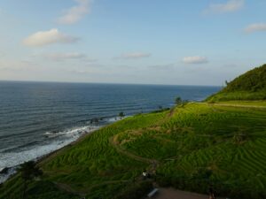 Die Senmaida Reis-Terassen von Shiroyonemachi (Wajima, Ishikawa) (Foto von MI ED on Unsplash)