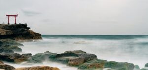 Die Küstenlandschaft der Izu-Halbinsel ist sehr vielfältig. (Foto von: Wren Chai on Unsplash)